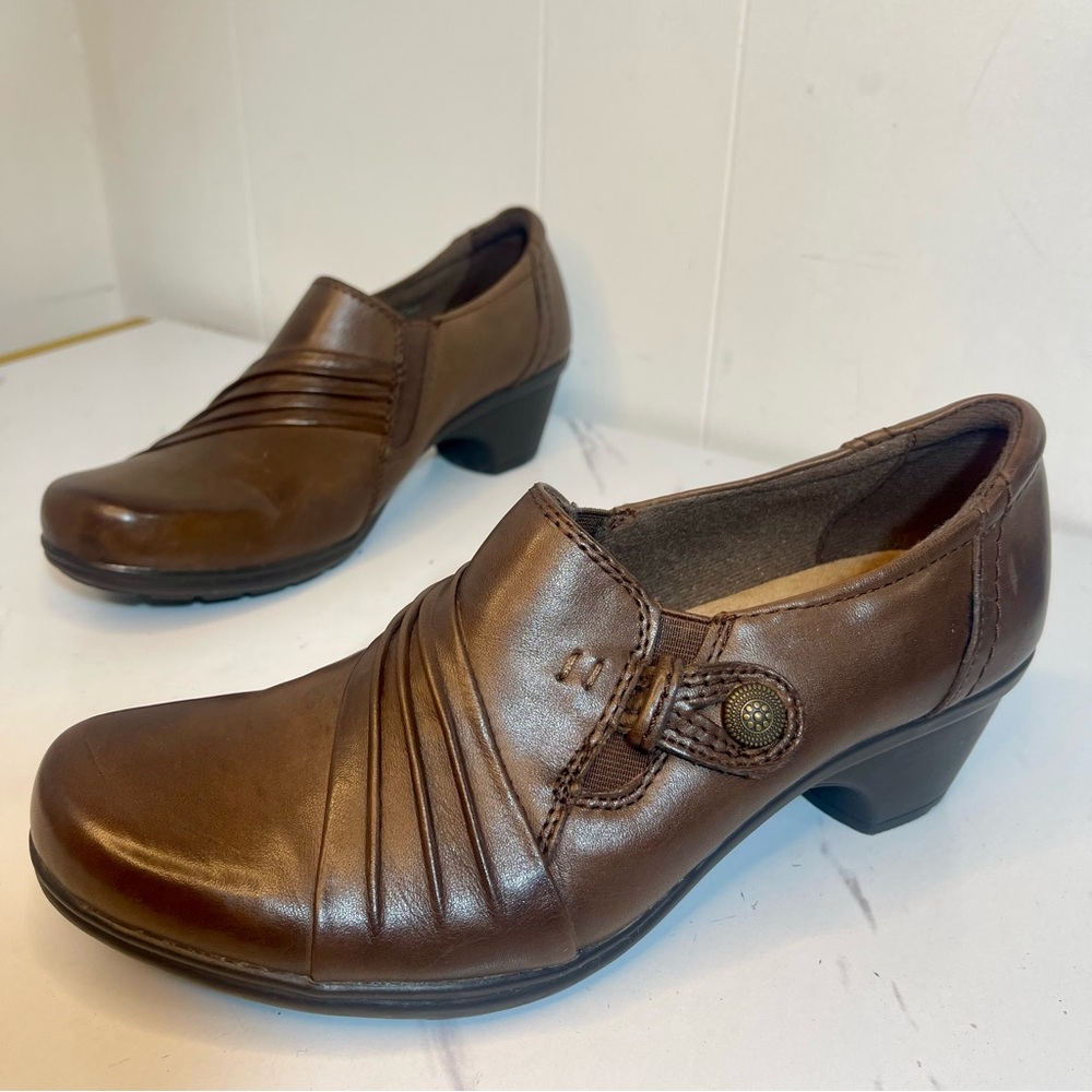 Earth Origins Brown Leather Slip-on Clog Shoes with buckle detail Sz 8.5M